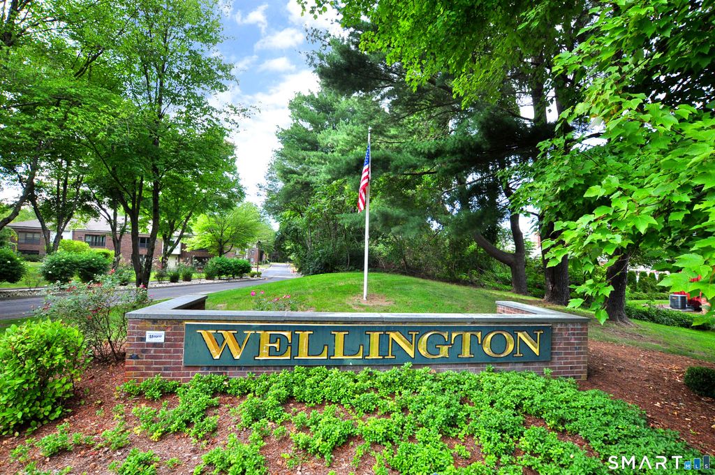 65 Wellington Drive 65, Farmington, CT 06032
