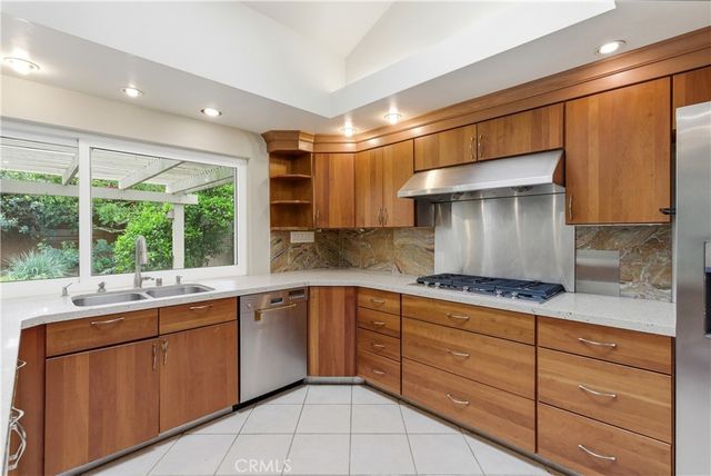 2788 Bluebird Circle, Costa Mesa, CA 92626