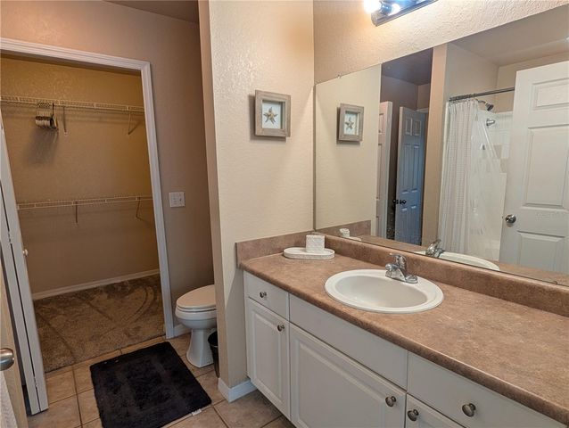 5641 BIDWELL PARKWAY 202, Sarasota, FL 34233