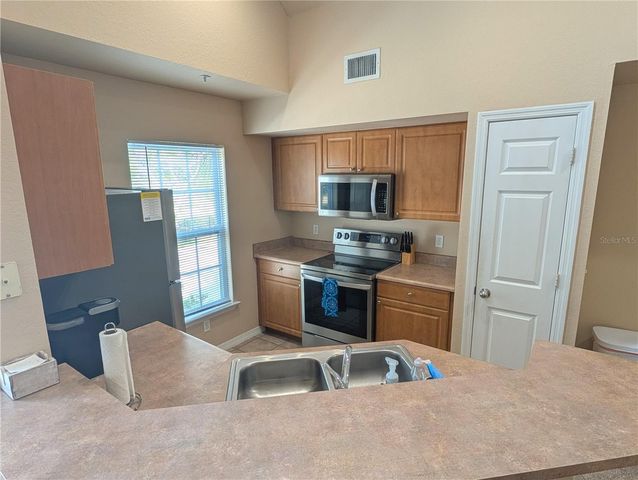 5641 BIDWELL PARKWAY 202, Sarasota, FL 34233