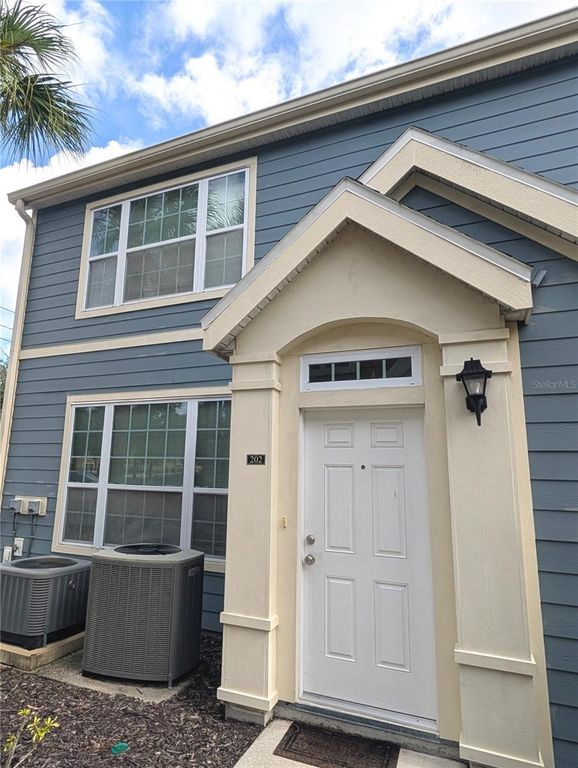 5641 BIDWELL PARKWAY 202, Sarasota, FL 34233