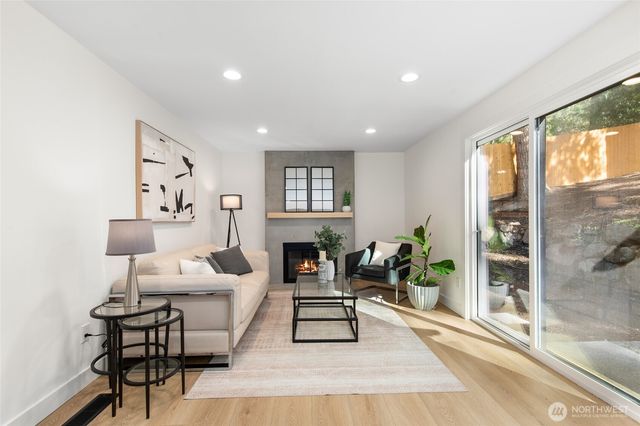 8920 168th Avenue NE, Redmond, WA 98052