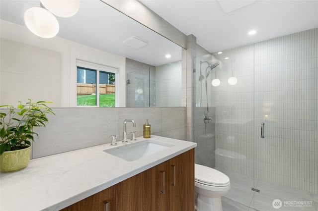 8920 168th Avenue NE, Redmond, WA 98052