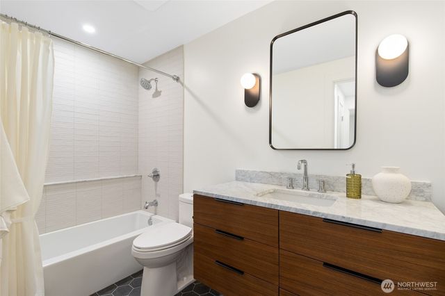 8920 168th Avenue NE, Redmond, WA 98052