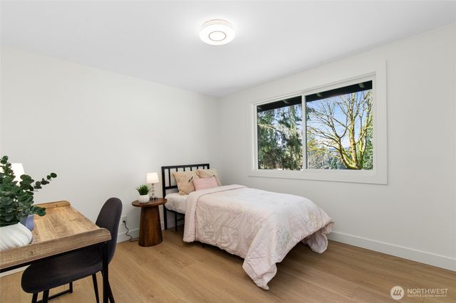 8920 168th Avenue NE, Redmond, WA 98052