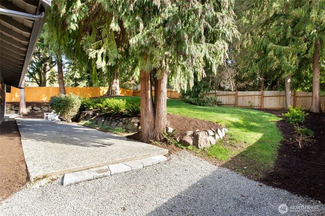 8920 168th Avenue NE, Redmond, WA 98052