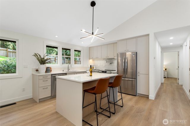 8920 168th Avenue NE, Redmond, WA 98052