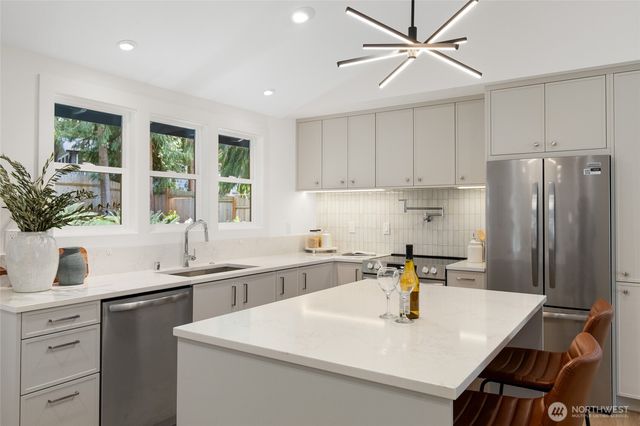 8920 168th Avenue NE, Redmond, WA 98052