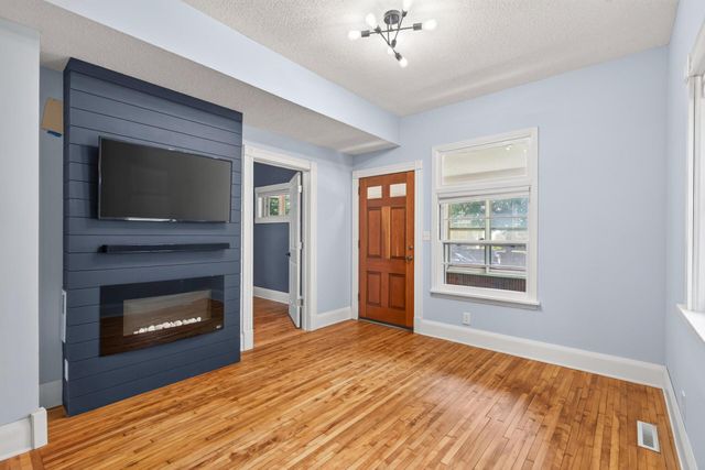 801 Armstrong Avenue, Saint Paul, MN 55102