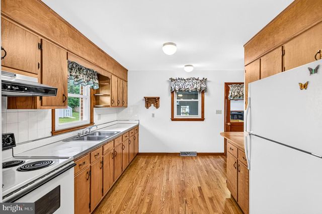 201 FIRST ST, Luray, VA 22835