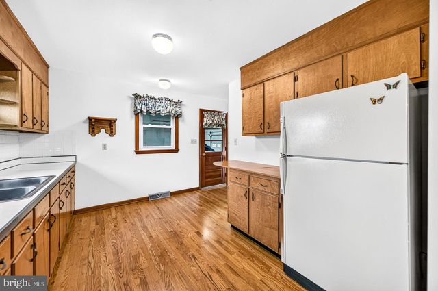 201 FIRST ST, Luray, VA 22835