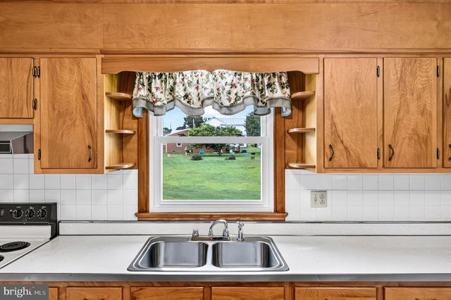 201 FIRST ST, Luray, VA 22835