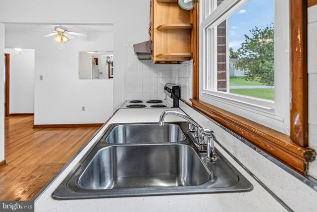 201 FIRST ST, Luray, VA 22835