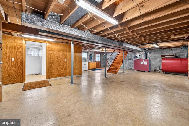 201 FIRST ST, Luray, VA 22835