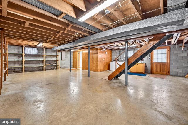 201 FIRST ST, Luray, VA 22835