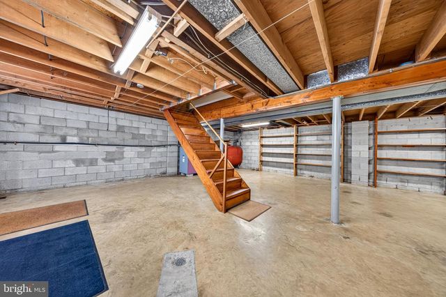 201 FIRST ST, Luray, VA 22835