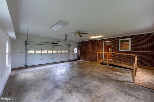 201 FIRST ST, Luray, VA 22835