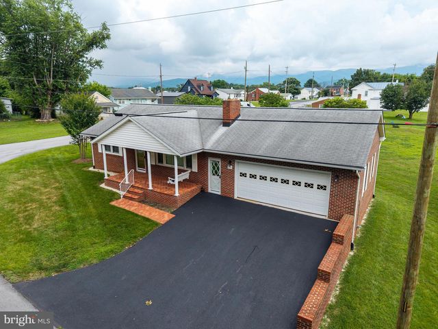 201 FIRST ST, Luray, VA 22835
