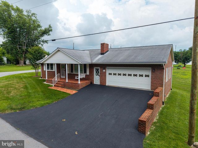 201 FIRST ST, Luray, VA 22835