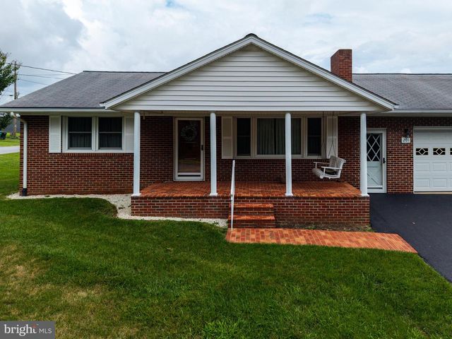 201 FIRST ST, Luray, VA 22835