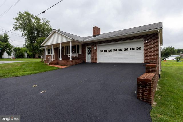 201 FIRST ST, Luray, VA 22835