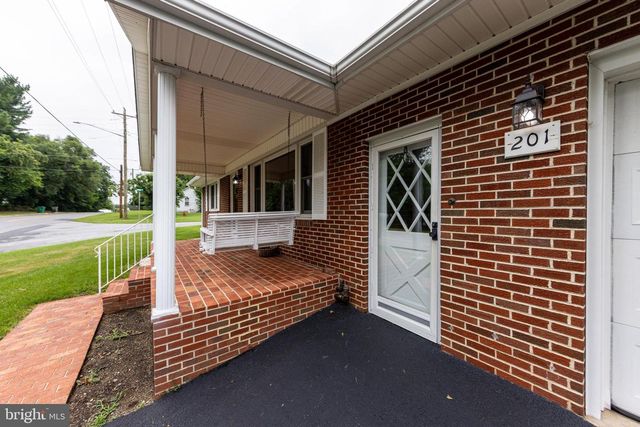 201 FIRST ST, Luray, VA 22835