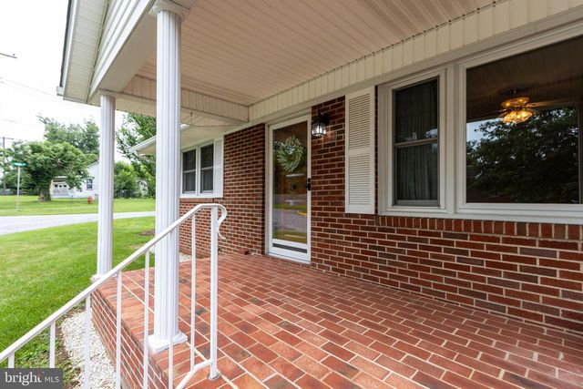 201 FIRST ST, Luray, VA 22835