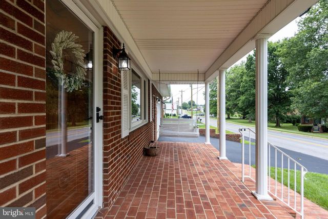 201 FIRST ST, Luray, VA 22835