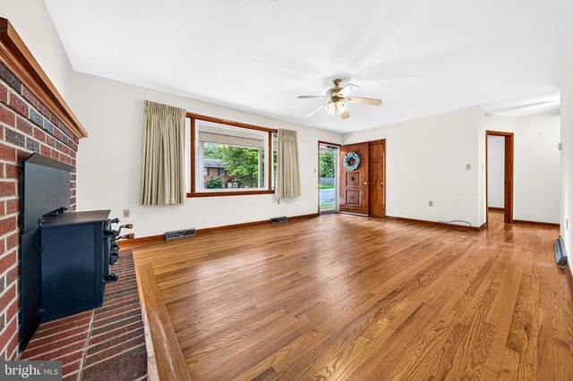 201 FIRST ST, Luray, VA 22835
