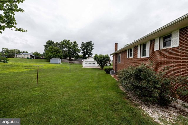 201 FIRST ST, Luray, VA 22835