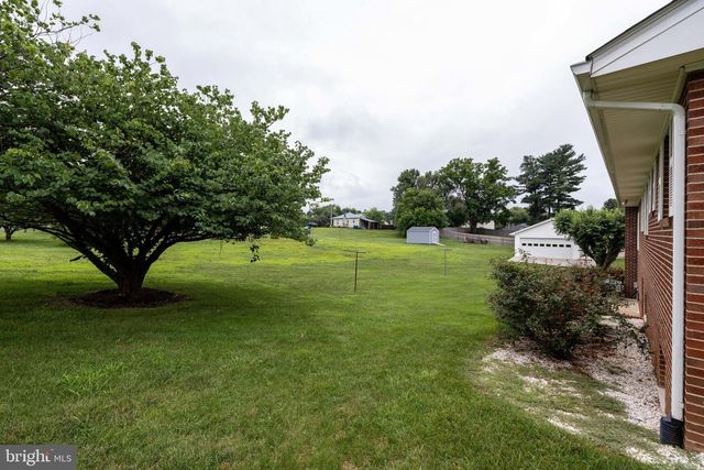 201 FIRST ST, Luray, VA 22835