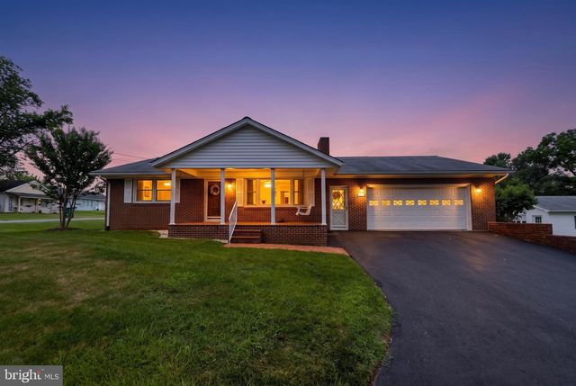 201 FIRST ST, Luray, VA 22835