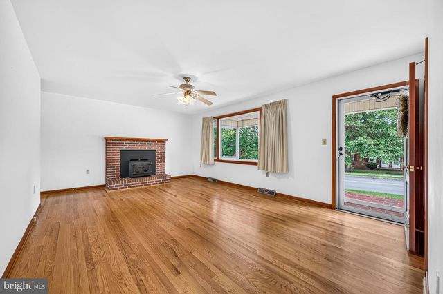 201 FIRST ST, Luray, VA 22835