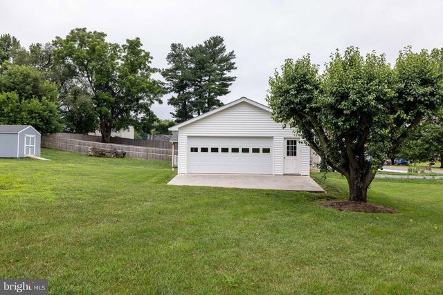 201 FIRST ST, Luray, VA 22835