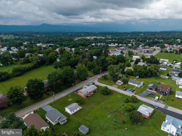 201 FIRST ST, Luray, VA 22835