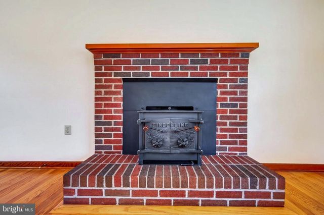 201 FIRST ST, Luray, VA 22835