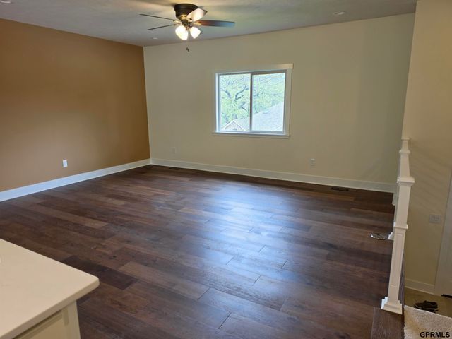 5129 Raven Oaks Drive, Omaha, NE 68152