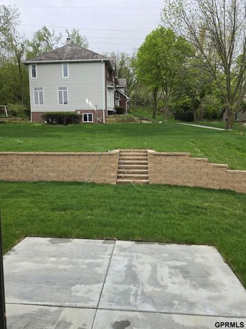 5129 Raven Oaks Drive, Omaha, NE 68152