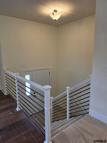 5129 Raven Oaks Drive, Omaha, NE 68152