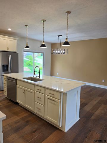 5129 Raven Oaks Drive, Omaha, NE 68152