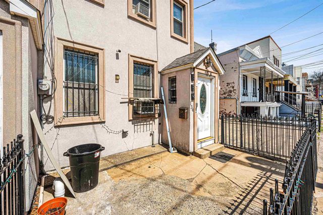 134 BROADWAY, Jc, Journal Square, NJ 07306