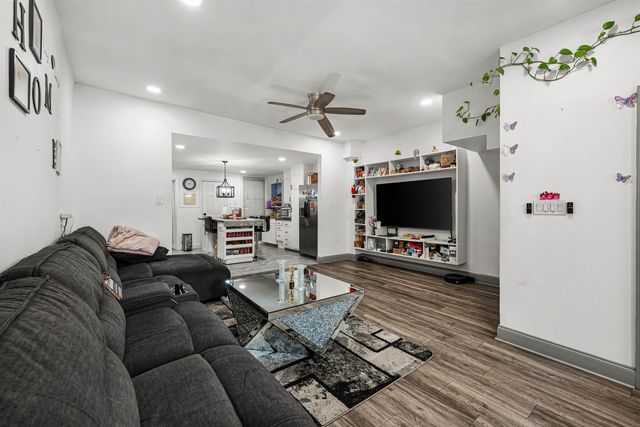 134 BROADWAY, Jc, Journal Square, NJ 07306