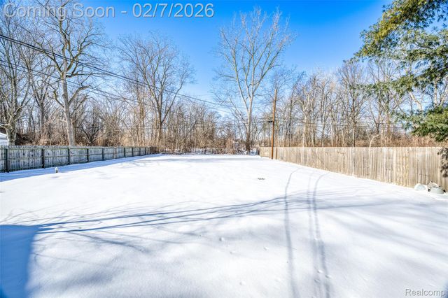 7536 Wilkie Street, Taylor, MI 48180