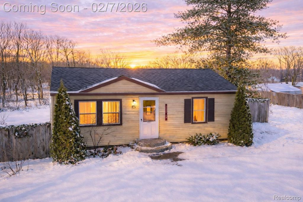 7536 Wilkie Street, Taylor, MI 48180