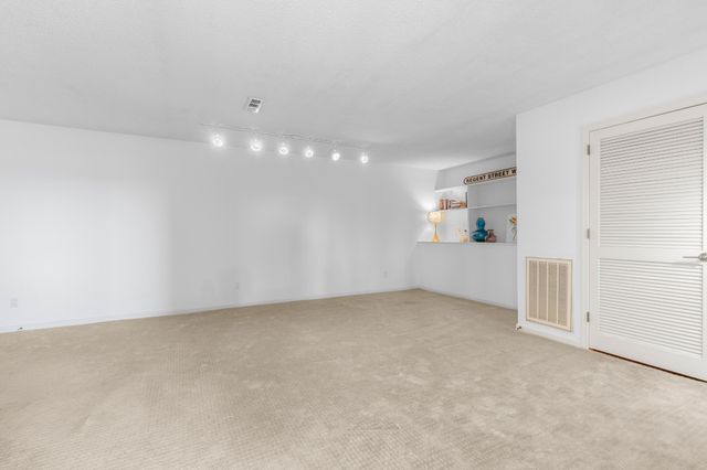 5914 Rainbow Springs Dr, Chattanooga, TN 37416