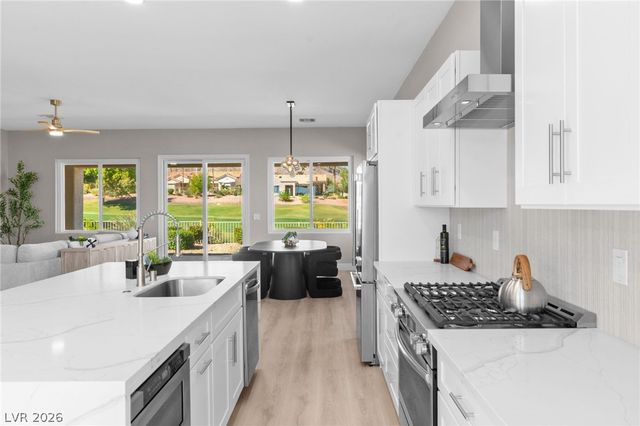 10404 Back Plains Drive, Las Vegas, NV 89134
