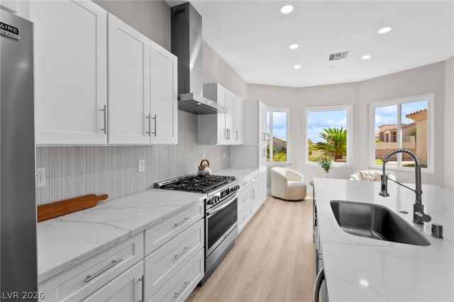 10404 Back Plains Drive, Las Vegas, NV 89134