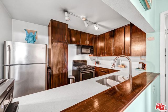 9005 Cynthia Street 102, West Hollywood, CA 90069