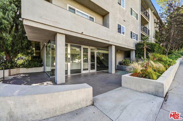 9005 Cynthia Street 102, West Hollywood, CA 90069