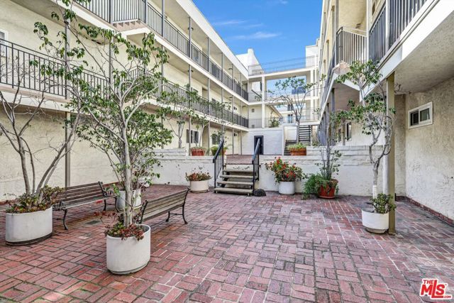 9005 Cynthia Street 102, West Hollywood, CA 90069